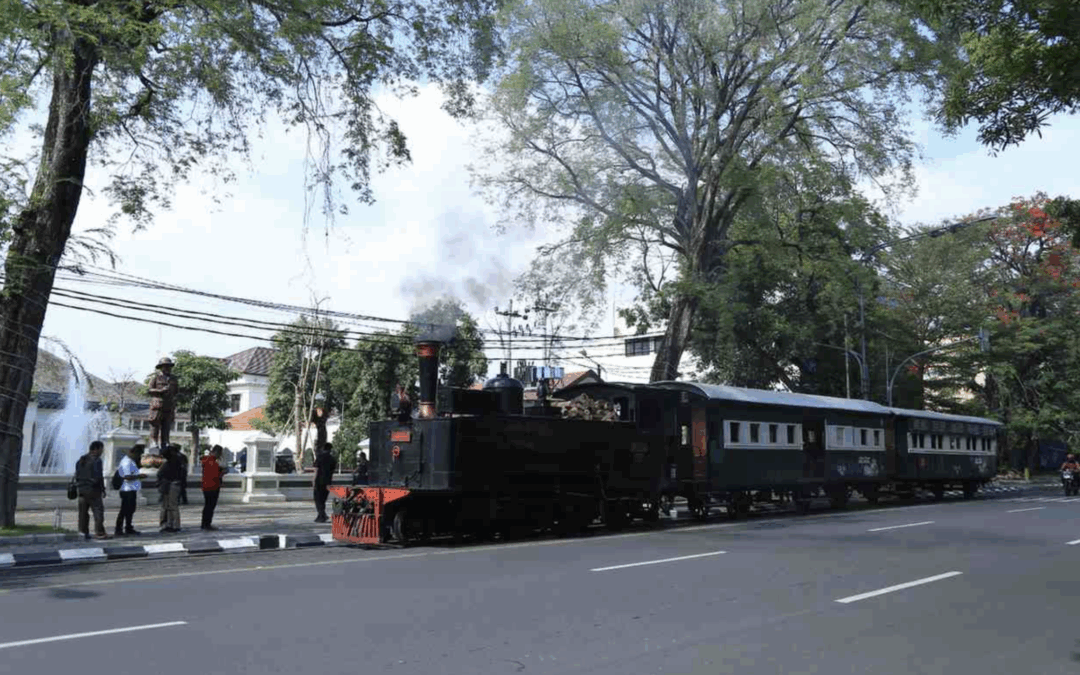 Menyusuri Jejak Sejarah dengan Kereta Wisata Jaladara